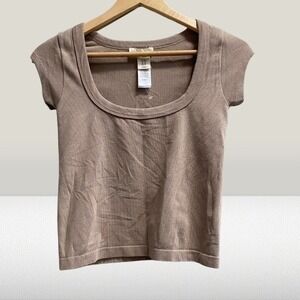 Happily Greey Ribbed Scoop Neck Baby Tee Taupe Brown Medium